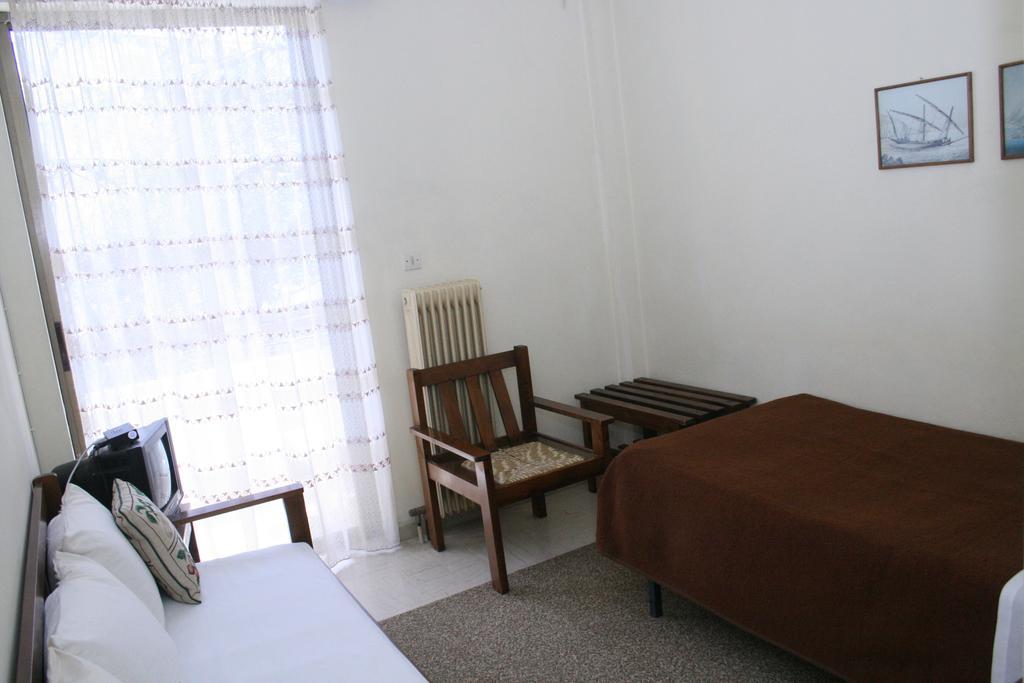 Aparthotel Iliahtides Амаринтос Стая снимка