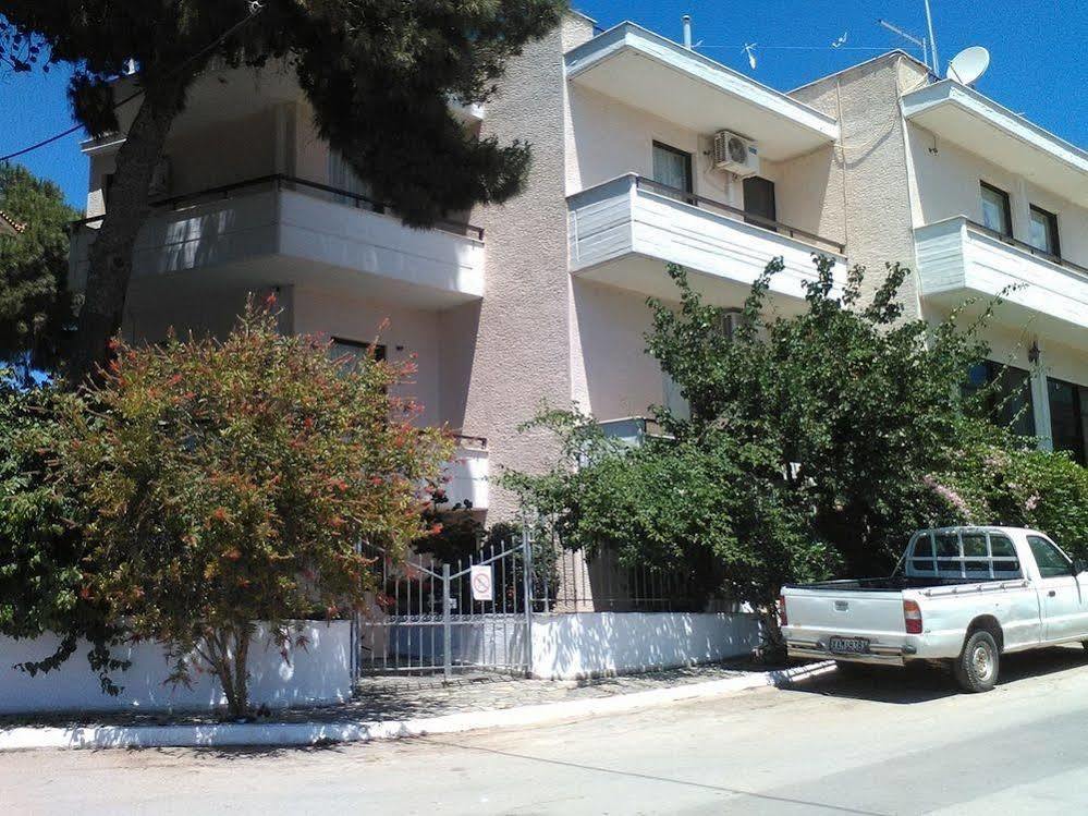 Aparthotel Iliahtides Амаринтос Екстериор снимка