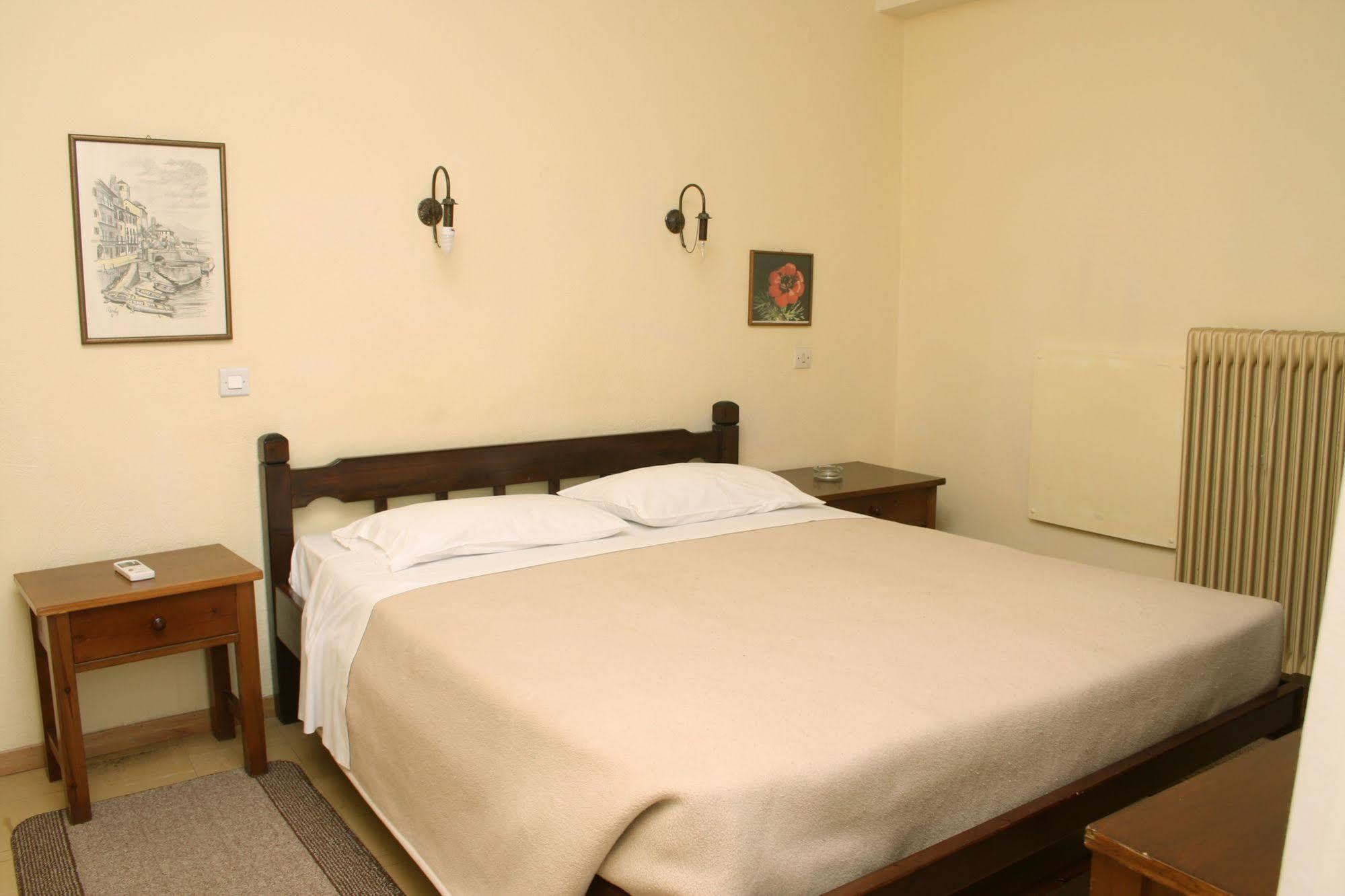 Aparthotel Iliahtides Амаринтос Екстериор снимка
